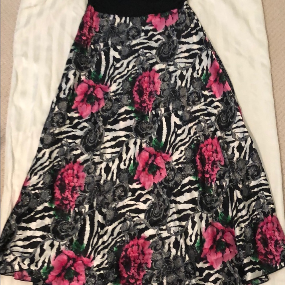 Multi-way skirt